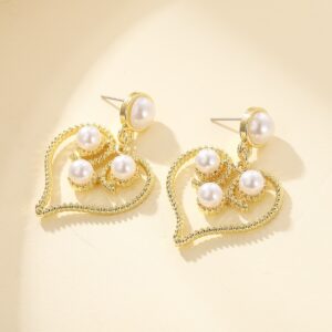 Creative Personality Exaggerated Hollowed Out Fried Dough Twists Love Earrings Retro Temperament Baroque Pearl Earrings Luxury Court Style