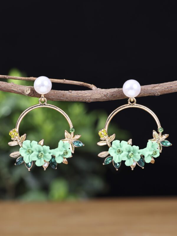 Sweet Soft Ceramic Pearl Flower Earrings With Fashionable Temperament And Floral Earrings