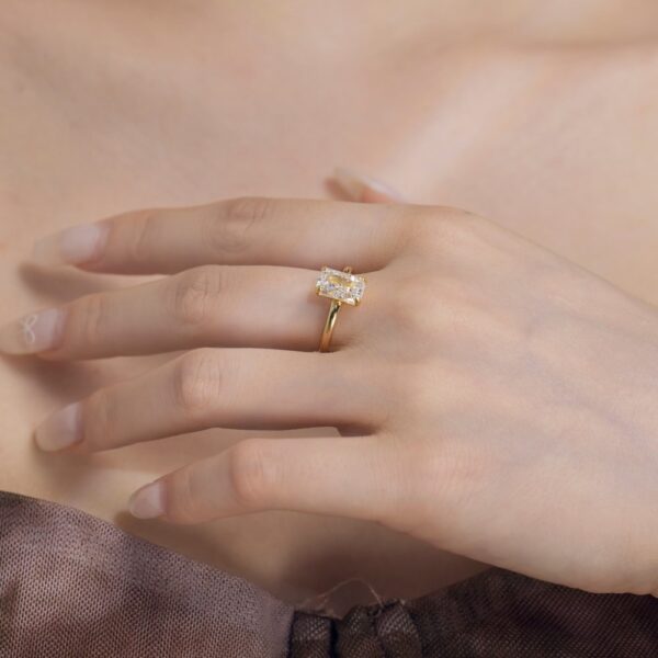 S925 Sterling Silver White Rectangular 8A Ice Flower Cut Single Diamond Simple Design Fashion High Sense Ring