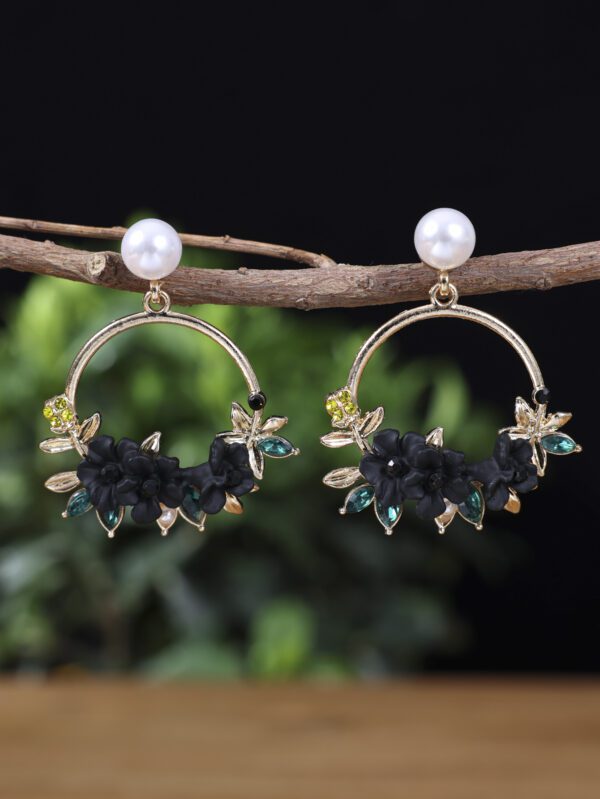 Sweet Soft Ceramic Pearl Flower Earrings With Fashionable Temperament And Floral Earrings