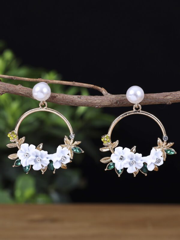 Sweet Soft Ceramic Pearl Flower Earrings With Fashionable Temperament And Floral Earrings